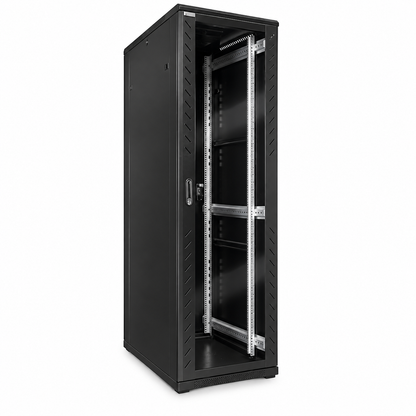 Szafa rack CobiCabling RC11-6242 42U z zamkniętymi szklanymi drzwiami, widok z przodu pod kątem