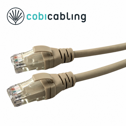 Patchcord CobiCabling kat. 6 U/UTP LSOH z klipsami — zdjęcie z logo CobiCabling