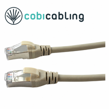 Patchcord CobiCabling kat. 6A U/UTP LSOH z klipsami — zdjęcie główne z logo CobiCabling